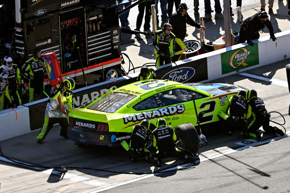 How are NASCAR tires put on so fast?